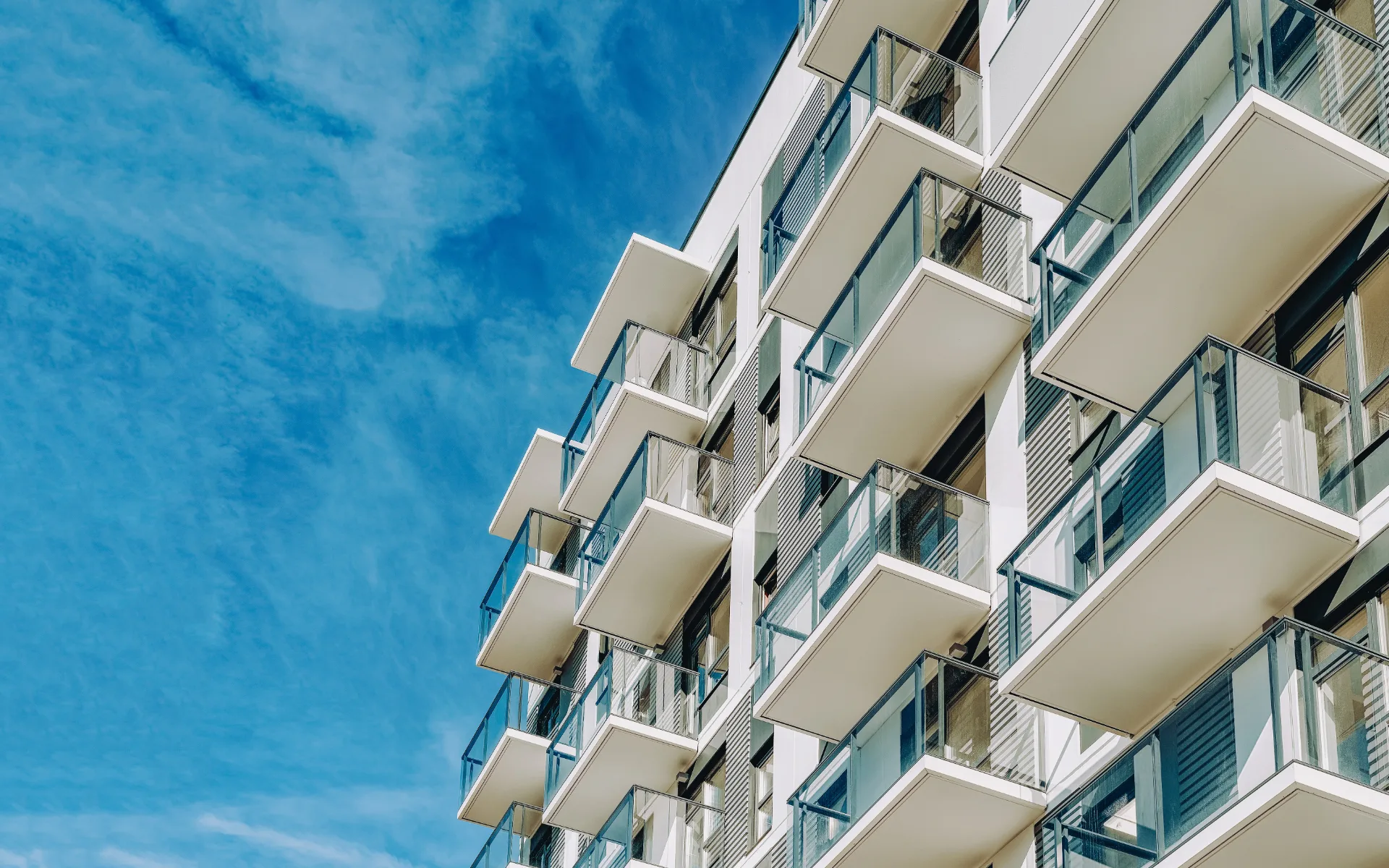 An outside view of an apartment building